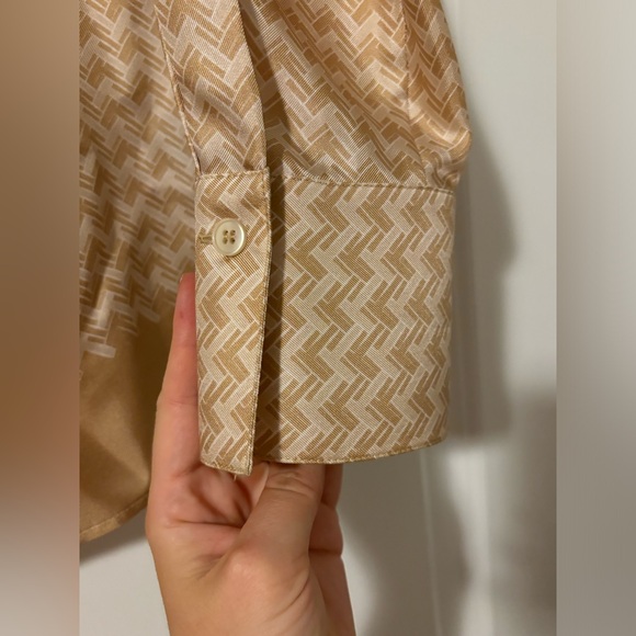 Lafayette 148 New York Women’s 100% Silk Button Up Blouse Size Small - Picture 8 of 8